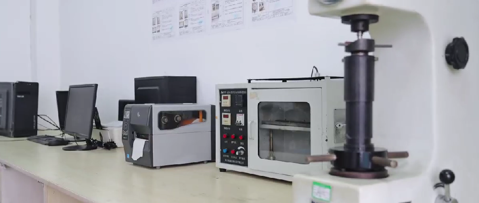 Renovação para uma nova jornada, qualidade para o futuro — A atualização abrangente da BEWELL protege a segurança das viagens das crianças por meio da tripla inovação em fábrica, talento e tecnologia